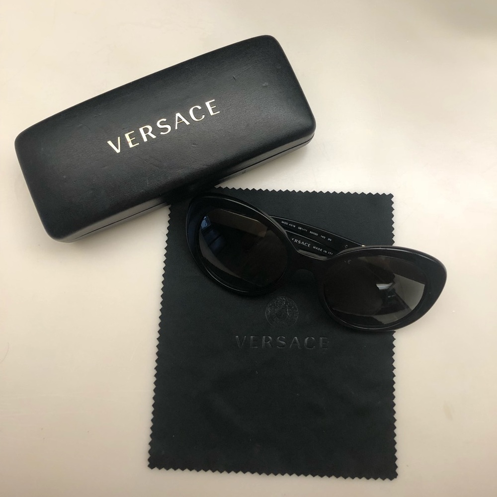 Versace sunglasses - Picture 7 of 8